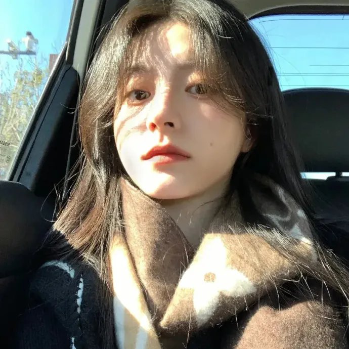 爱丽丝小姐家的地炉旁边